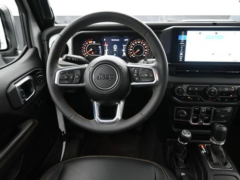 Used 2024 Jeep Wrangler Unlimited Sahara w/ Technology Group AWD/4WD image 10