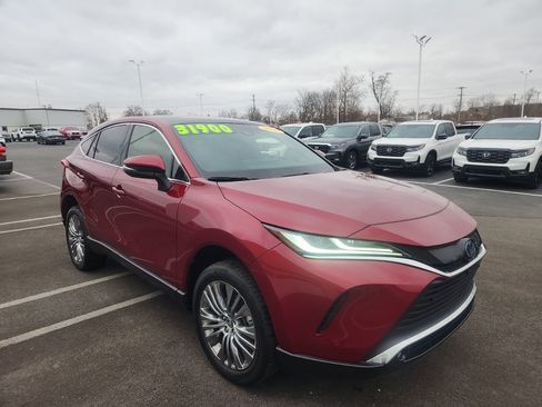 Used 2022 Toyota Venza Limited image 8