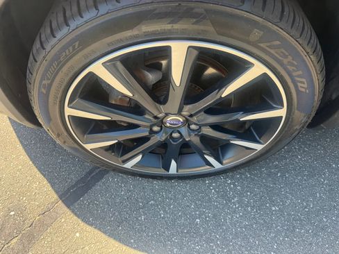 Used 2017 Volvo V60 T5 Cross Country Platinum AWD/4WD image 11