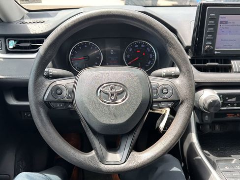 Used 2020 Toyota RAV4 LE AWD/4WD image 12
