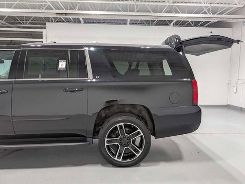 Used 2020 Chevrolet Suburban LT image 11