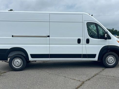 New 2025 RAM ProMaster 2500 image 8