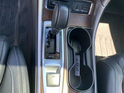 Used 2022 Subaru Ascent Touring AWD/4WD image 29