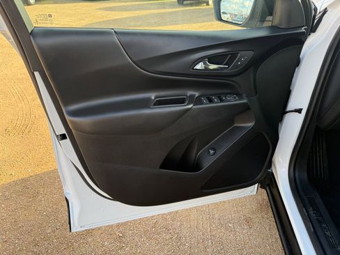 Used 2019 Chevrolet Equinox LT image 14