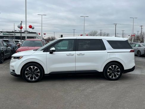 Certified 2024 Kia Carnival EX image 7