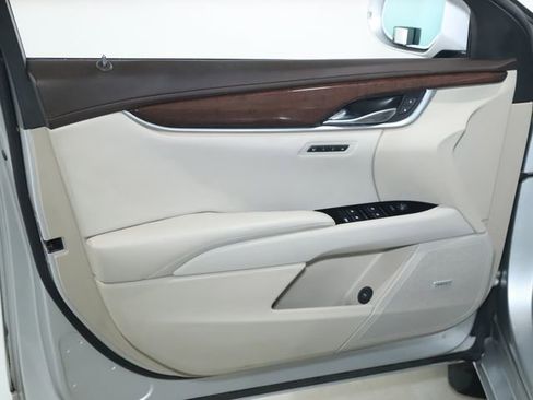 Used 2014 Cadillac XTS Luxury w/ Driver Awareness Package image 17