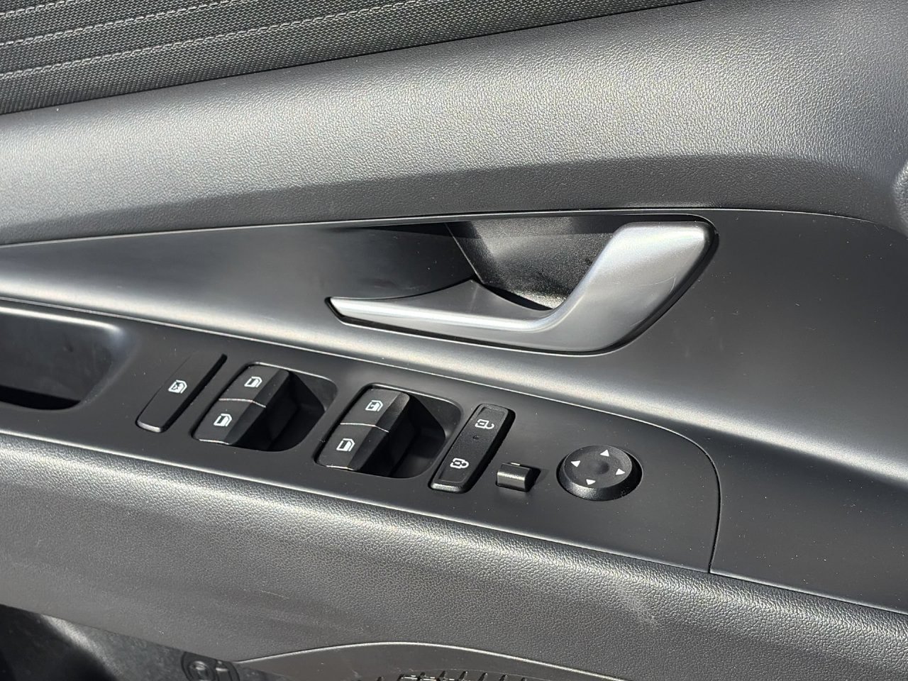 Certified 2025 Hyundai Elantra SE FWD image 20