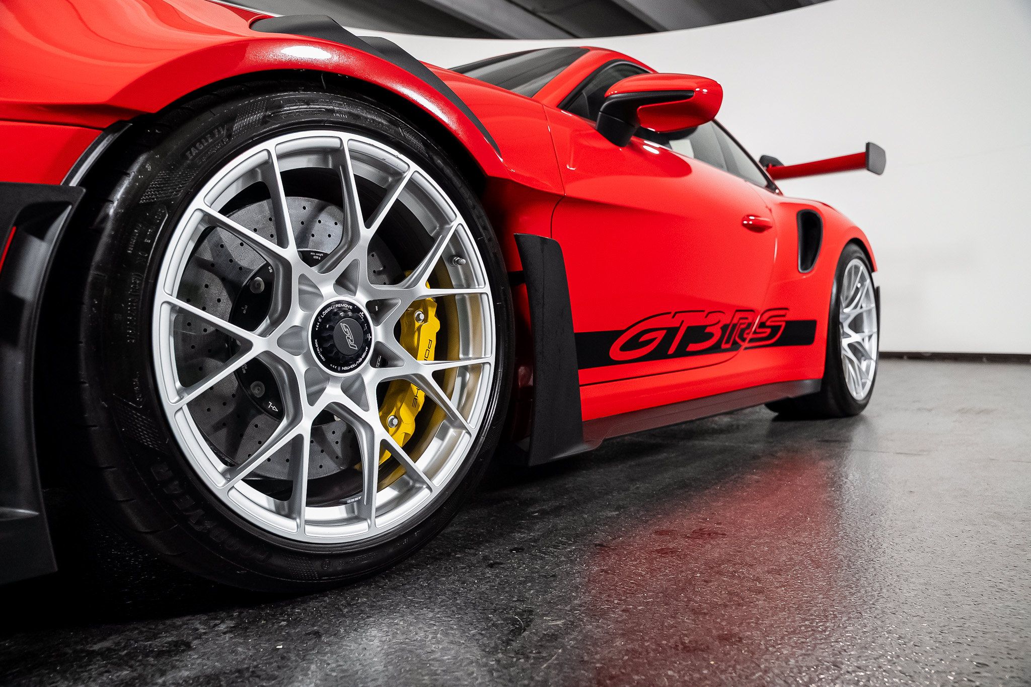 Used 2025 Porsche 911 GT3 RS RWD image 17