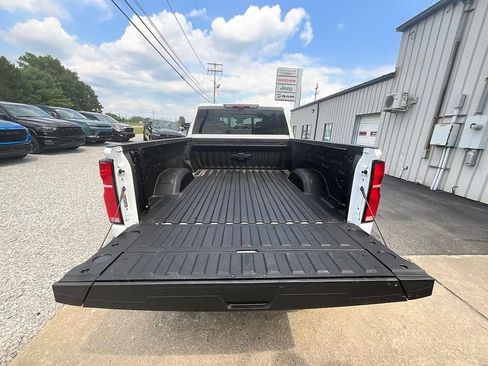 Used 2025 Chevrolet Silverado 2500 LT w/ Trail Boss Package AWD/4WD image 9