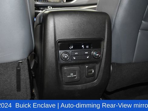 Used 2024 Buick Enclave Premium image 27