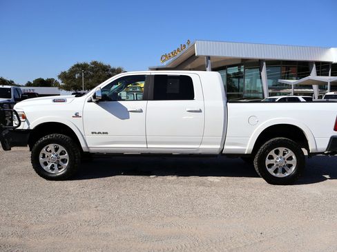 Used 2021 RAM 2500 Laramie AWD/4WD image 2