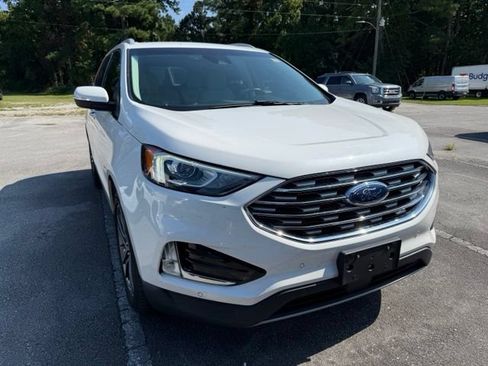 Used 2020 Ford Edge Titanium FWD image 2
