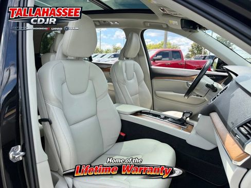 Used 2021 Volvo XC90 T6 Momentum w/ Climate Package AWD/4WD image 35