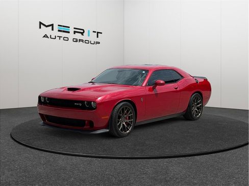 Used 2016 Dodge Challenger SRT Hellcat RWD image 4