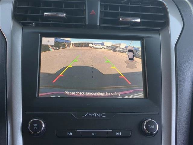 Used 2020 Ford Fusion SE FWD image 13