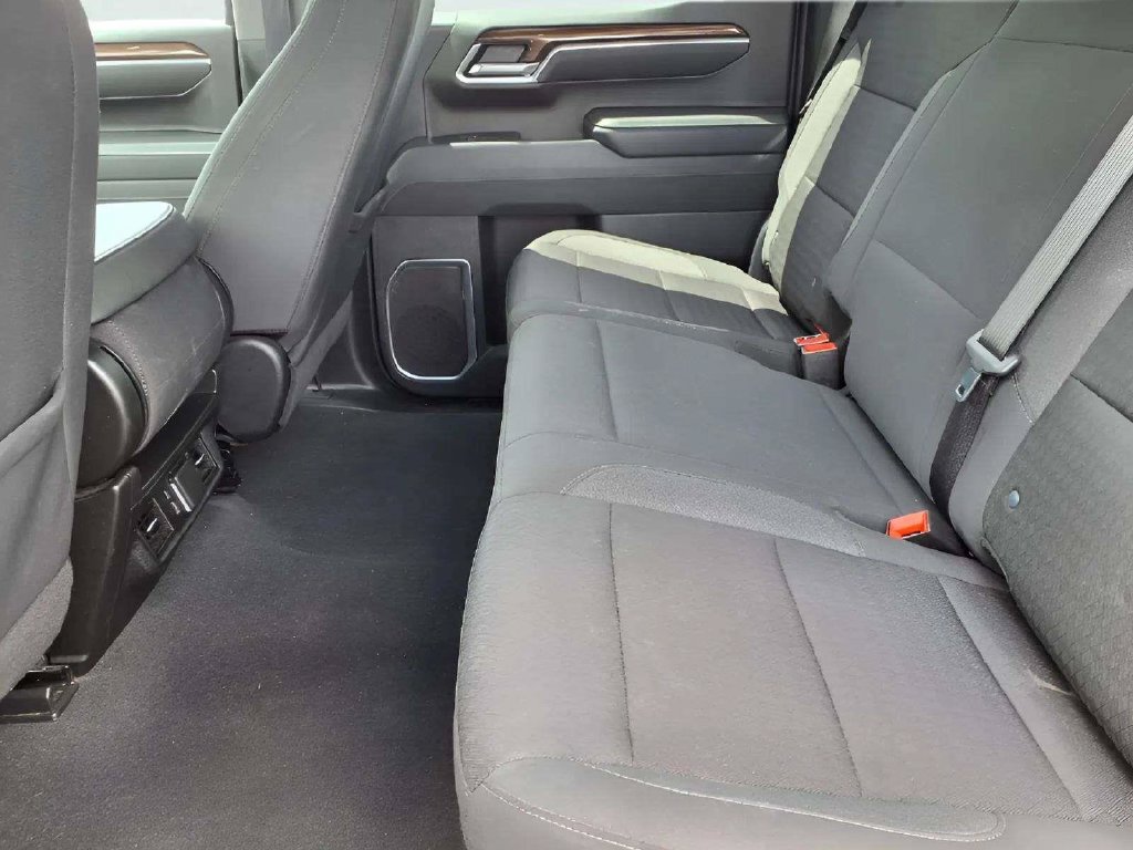 Used 2025 Chevrolet Silverado 1500 LT RWD image 10