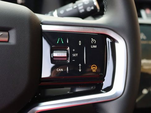 Certified 2025 Land Rover Discovery Sport S image 17