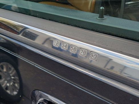 Used 2012 Lincoln Navigator 2WD image 12