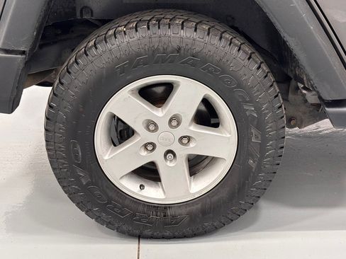 Used 2017 Jeep Wrangler Unlimited Sport w/ Quick Order Package 24S image 32