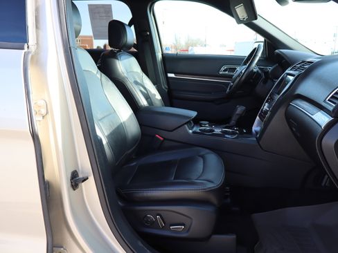 Used 2017 Ford Explorer Limited w/ Equipment Group 301A image 15