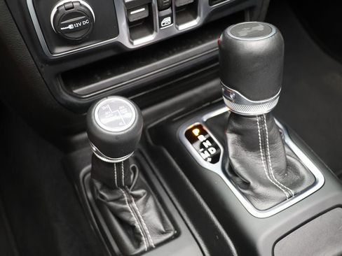 Used 2023 Jeep Wrangler Unlimited Sahara image 22