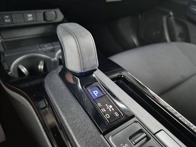 Certified 2025 Toyota Prius LE FWD image 12