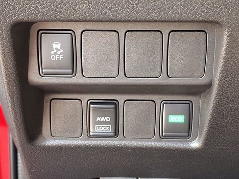 Certified 2018 Nissan Rogue Sport SV image 24