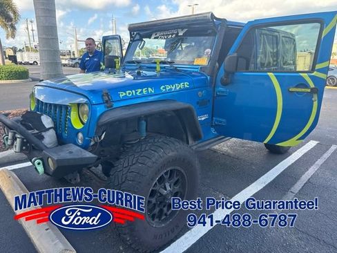 Used 2014 Jeep Wrangler Unlimited Sahara w/ Connectivity Group AWD/4WD image 4