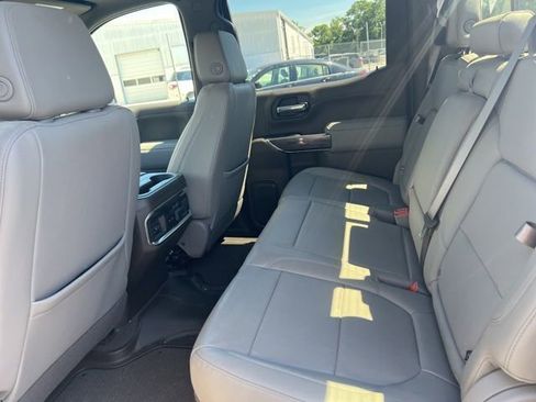 Used 2022 Chevrolet Silverado 1500 LTZ w/ LTZ Premium Package RWD image 9