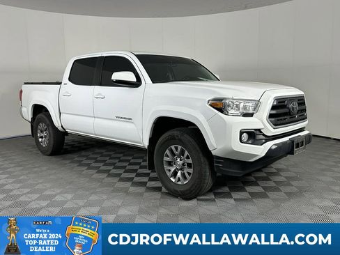 Used 2019 Toyota Tacoma SR5 AWD/4WD image 1