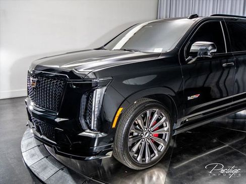 Used 2025 Cadillac Escalade V w/ LPO, Floor Liner Package AWD/4WD image 12