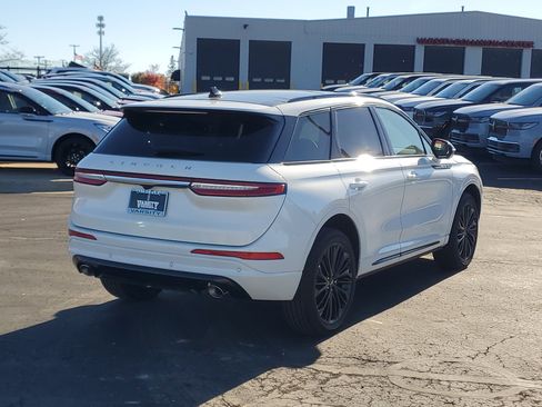 New 2025 Lincoln Corsair Reserve w/ Equipment Group 202A image 4