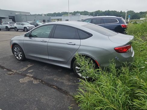 Used 2015 Chrysler 200 S w/ Comfort Group FWD image 8