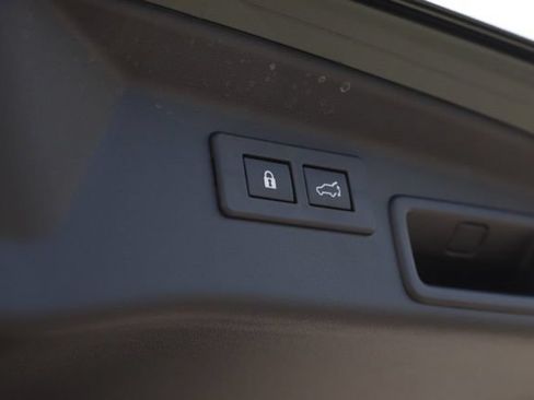 Certified 2026 Subaru Outback Premium AWD/4WD image 7