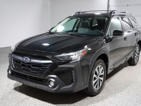 Used 2023 Subaru Outback Premium AWD/4WD image 31