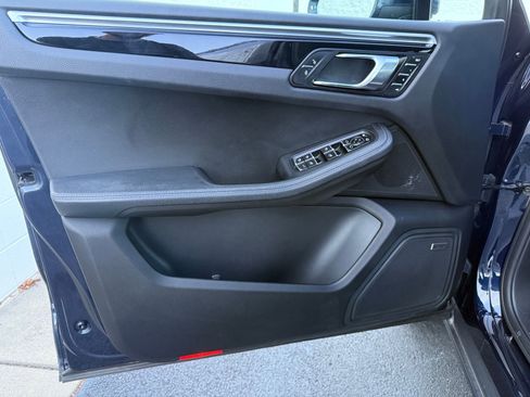 Used 2018 Porsche Macan Sport Edition image 11