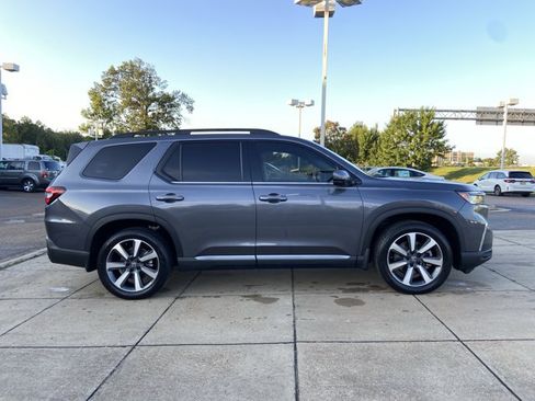 Used 2025 Honda Pilot Elite image 11