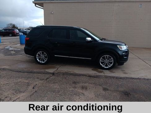 Used 2019 Ford Explorer XLT w/ Equipment Group 202A image 3