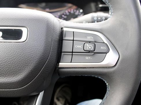 Used 2022 Jeep Compass Latitude image 9