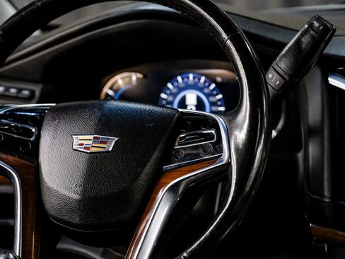 Used 2020 Cadillac Escalade ESV Luxury RWD image 20
