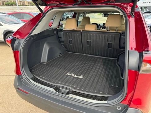 Used 2025 Toyota RAV4 XLE Premium image 21
