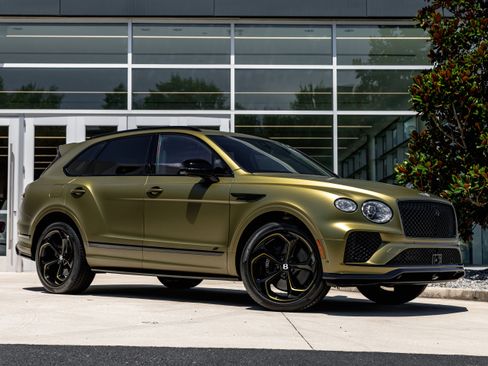 Used 2024 Bentley Bentayga image 5