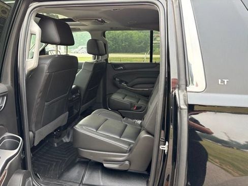 Used 2018 Chevrolet Suburban LT AWD/4WD image 19