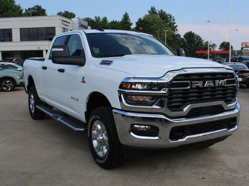 Used 2025 RAM 2500 Big Horn AWD/4WD image 10