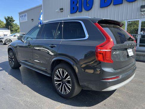 Used 2022 Volvo XC90 T5 Momentum w/ Climate Package AWD/4WD image 3