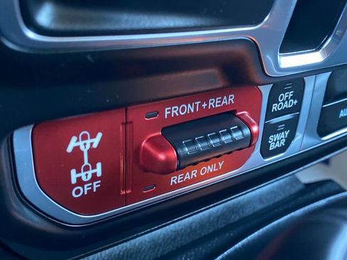 Used 2025 Jeep Wrangler Unlimited Rubicon 392 image 34