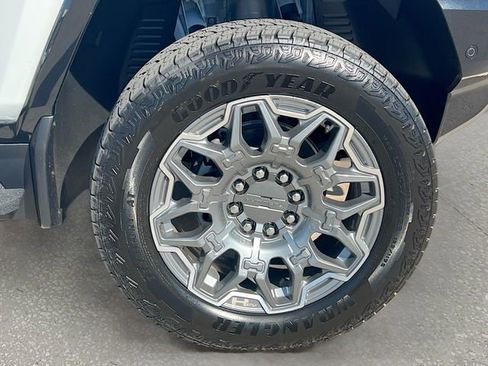 New 2026 GMC Hummer EV 4x4 Crew Cab image 19