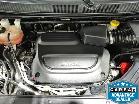 Used 2022 Chrysler Voyager LX FWD image 35