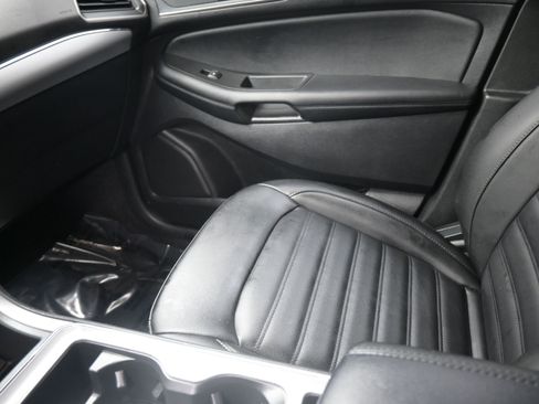 Used 2021 Ford Edge SEL w/ Convenience Package image 13