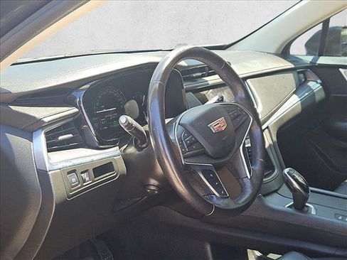 Used 2018 Cadillac XT5 Premium Luxury w/ Driver Assist Package AWD/4WD image 10